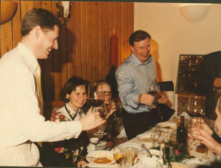 Фото Жирнова С.О. в Куршевеле (Франция) в 1997 году  в кругу семьи В. Потанина
